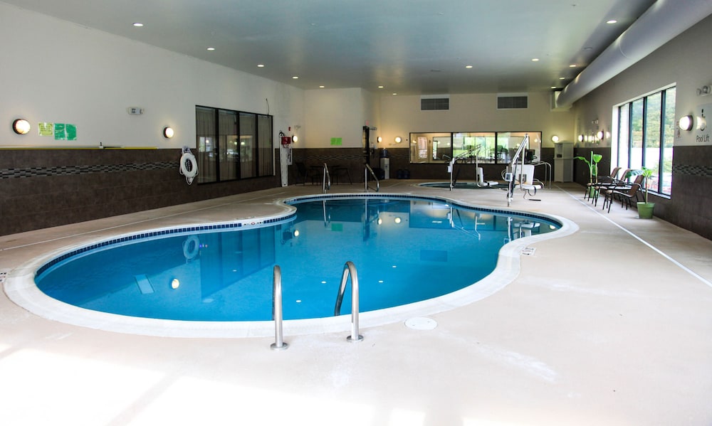 Holiday Inn Express Suites La Vale Cumberland 1/59