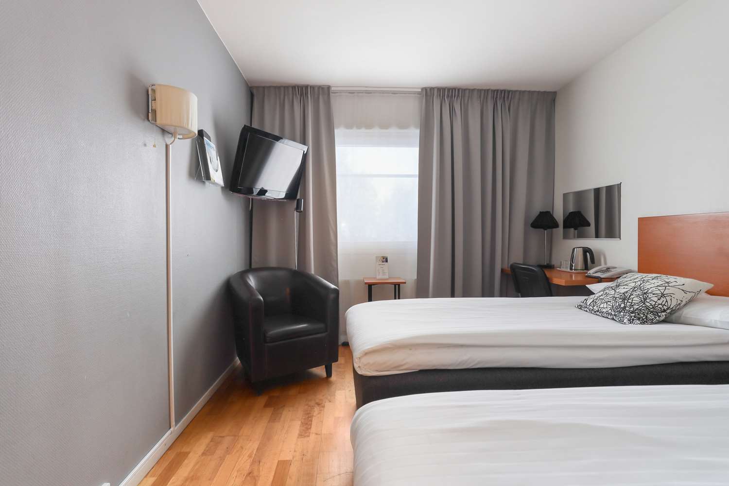 Room, Twin Beds