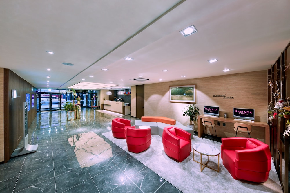 Ramada by Wyndham Gumi 9/50