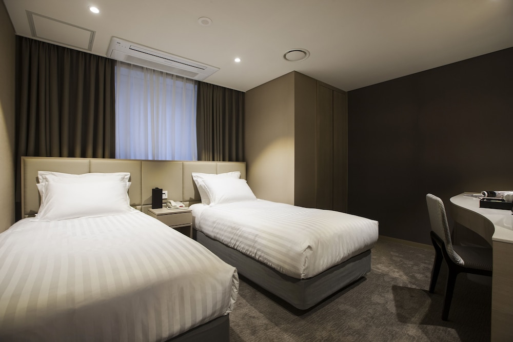 The Grand Hotel Myeongdong 23/60