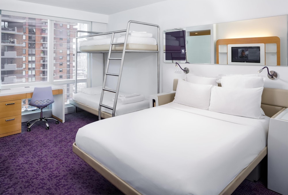 YOTEL New York Times Square, Select by Hilton 11/42