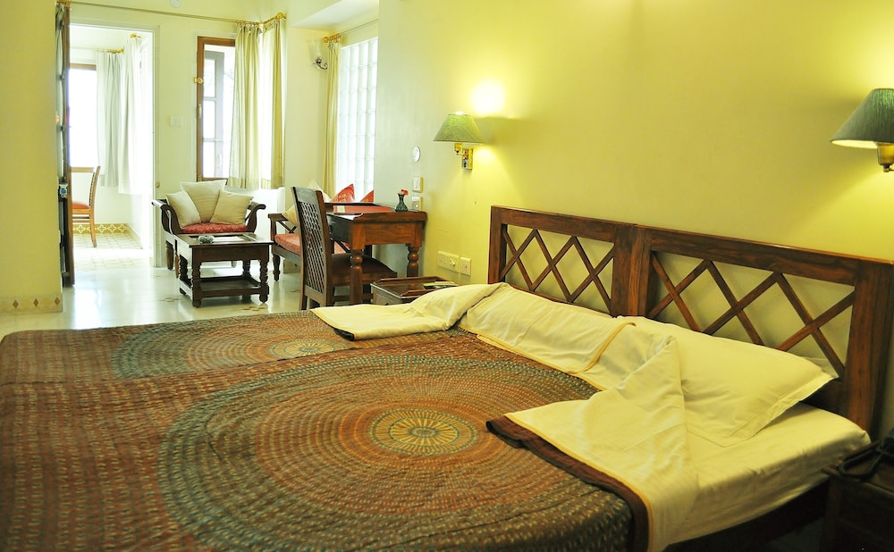 Om Niwas Suite Hotel 35/67