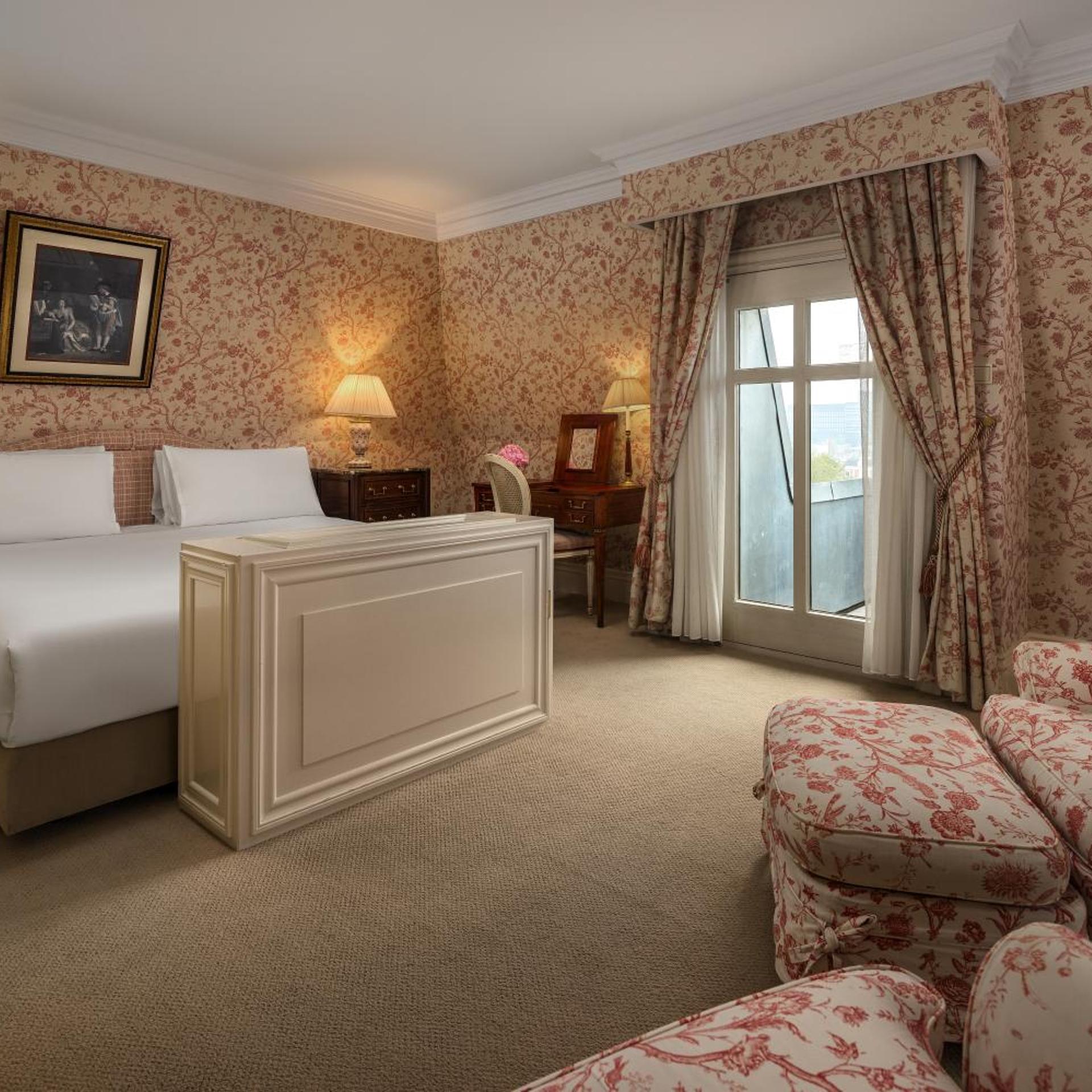 Penthouse, Suite, King Bed, River View