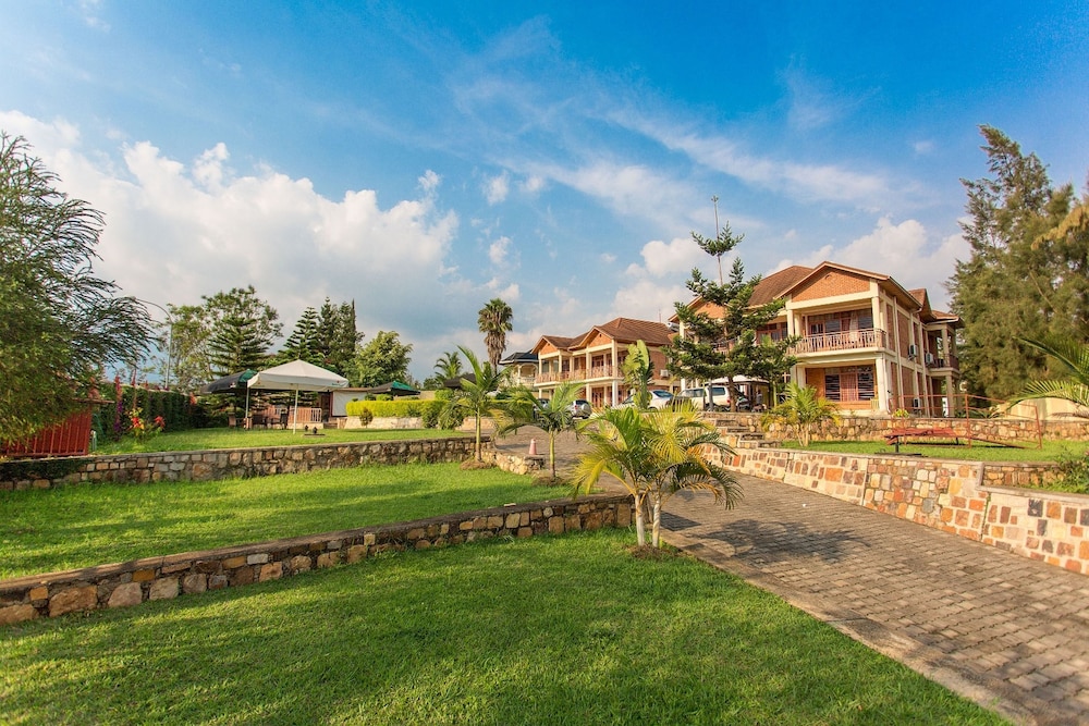 Quiet Haven Hotel 45/50