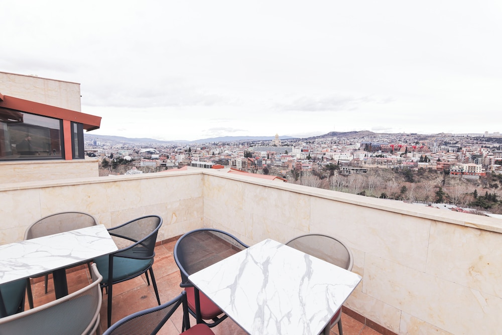 King Tamar Hotel By Luxuria Hotels 46/48