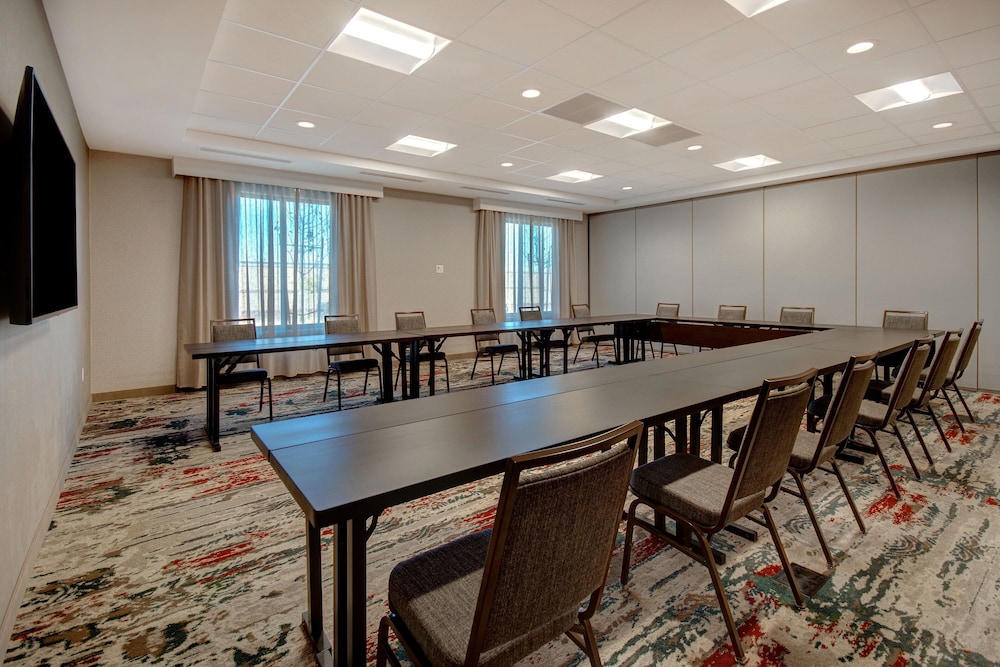 Fairfield Inn & Suites Lancaster Palmdale 31/34