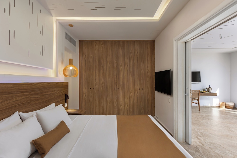 PLATINUM, PENTHOUSE SUITE