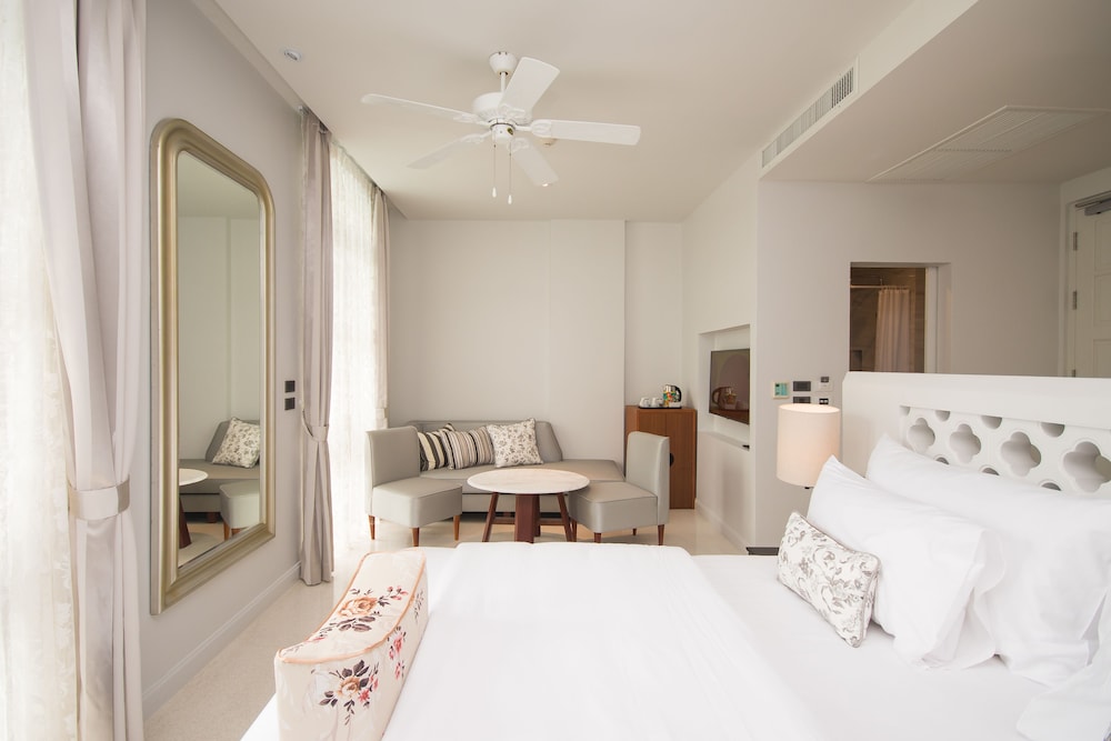 LITTLE NYONYA HOTEL 14/50