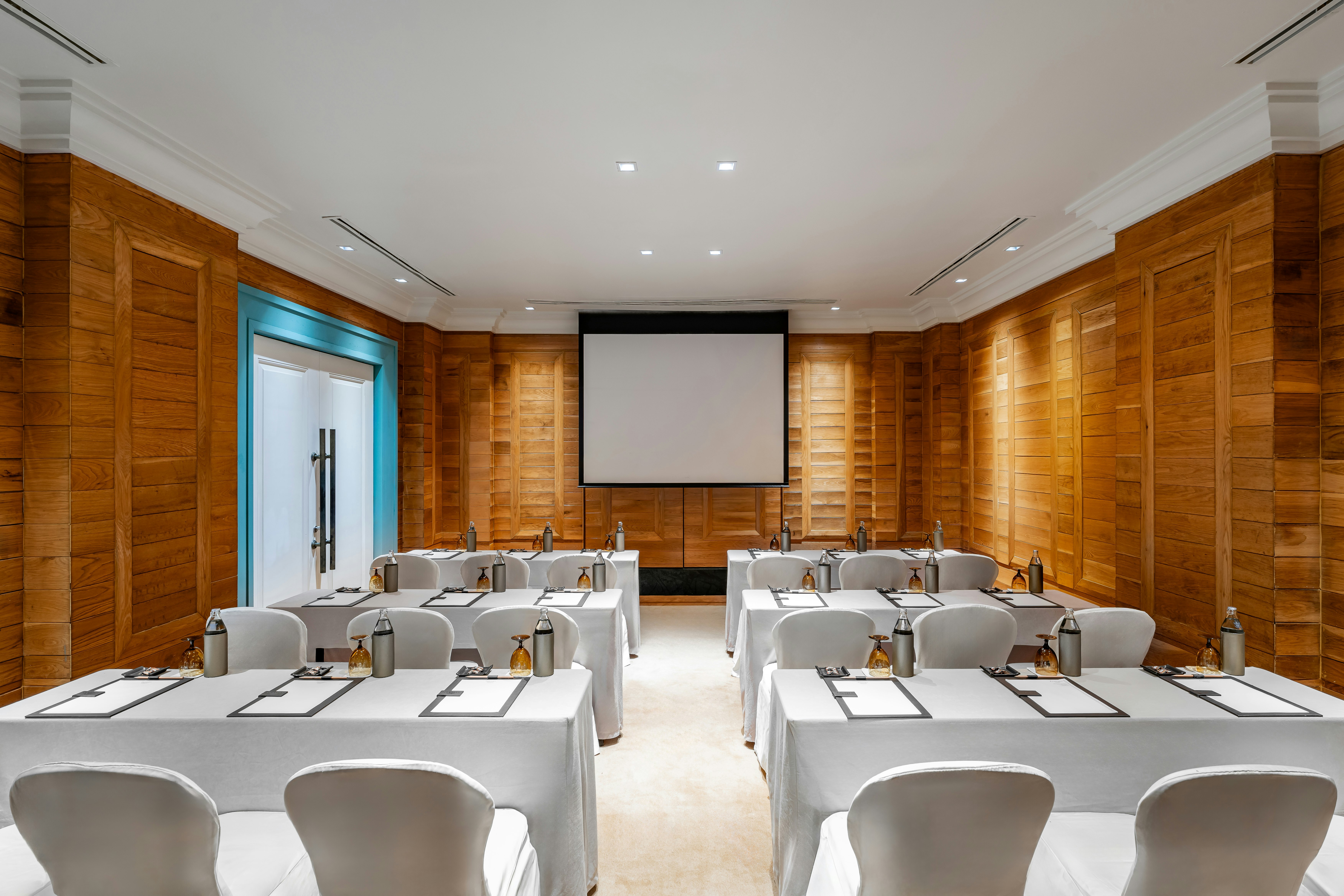 Centara Grand Beach Resort Phuket 73/85
