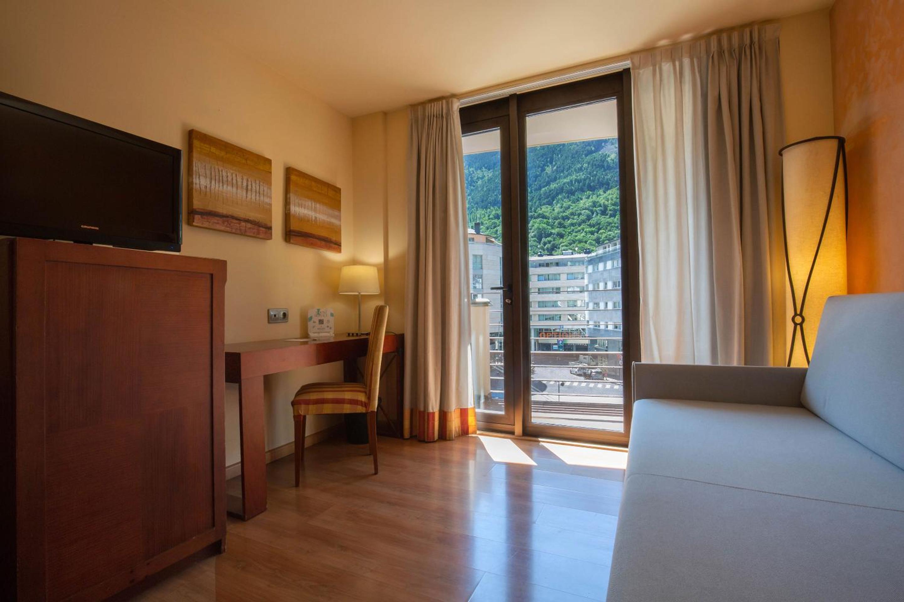 غرفة رباعية بإطلالة على المدينة، Hotel Magic Andorrra 6/9