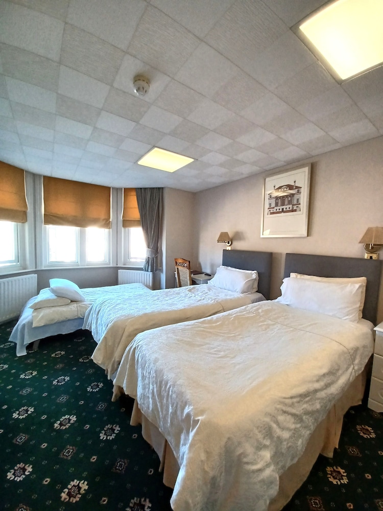 Hunters Lodge 24/50