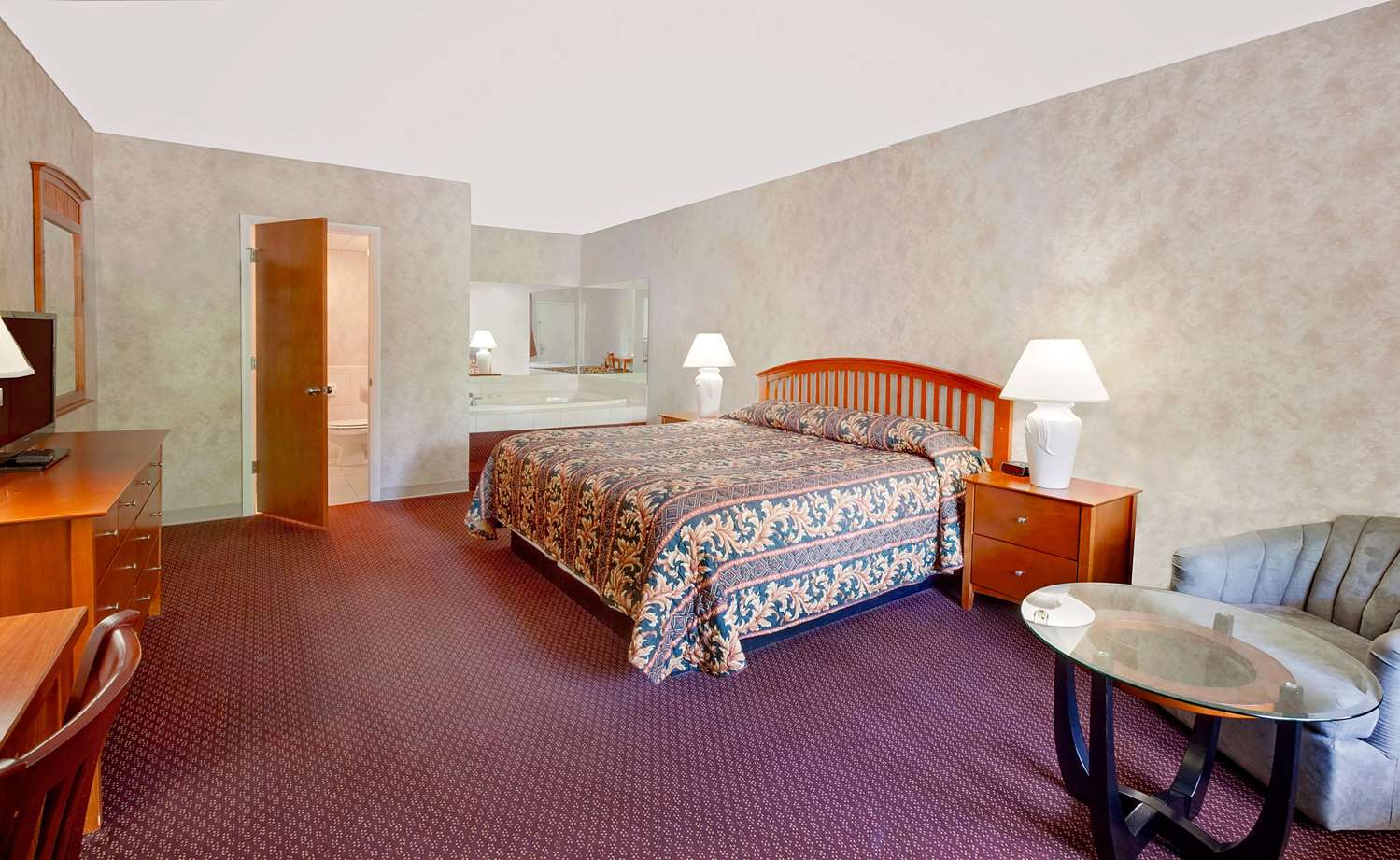 Super 8 by Wyndham Traverse City 5/21