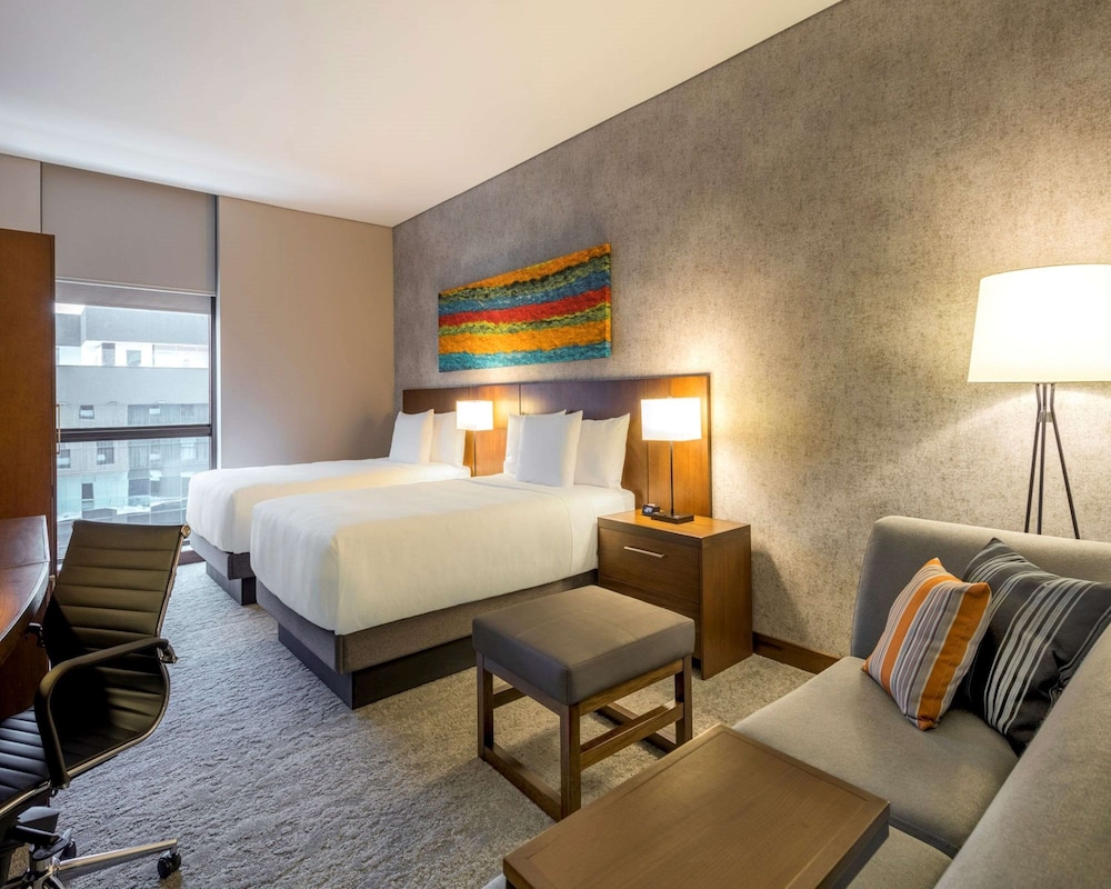 Hyatt Place Bogota Convention Center 24/50