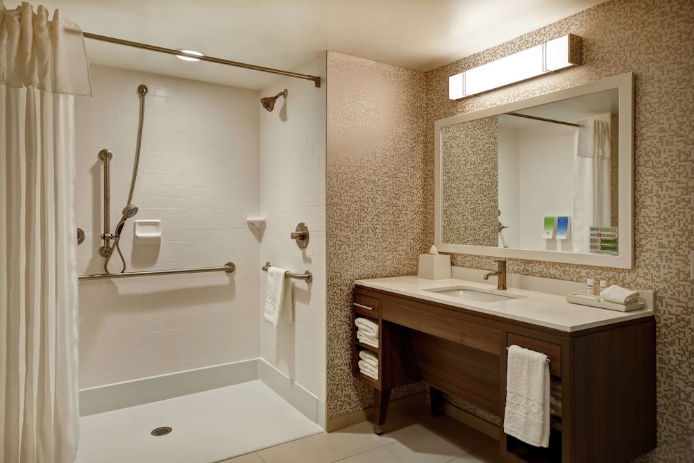 Home2 Suites by Hilton Terre Haute, IN 24/62