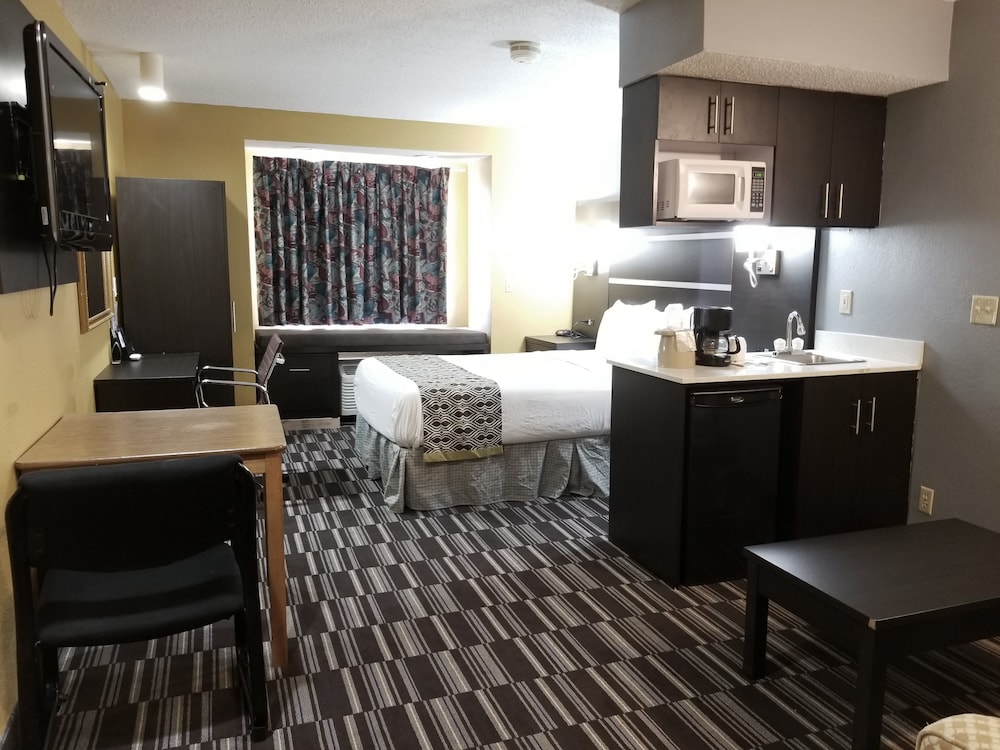 Microtel Inn And Suites Riverside 25/33