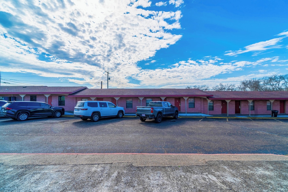 OYO Hotel Beeville US 181 52/64