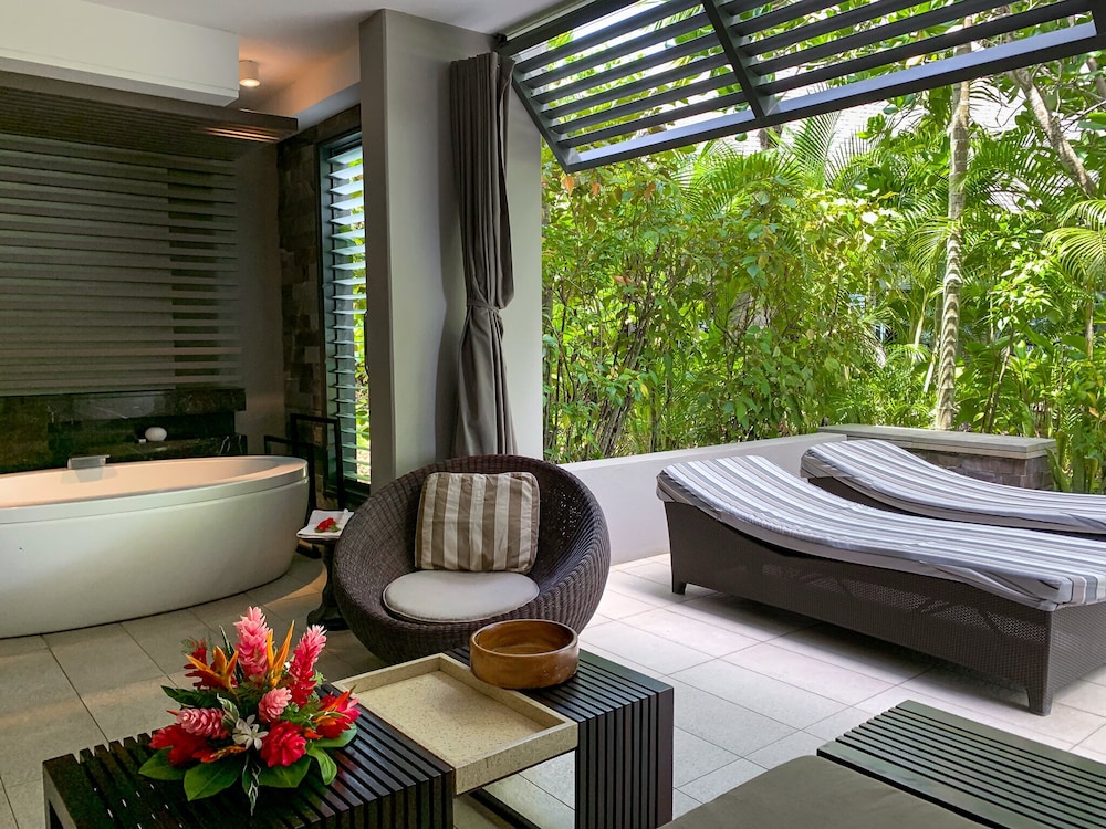 InterContinental Fiji Golf Resort and Spa 50/76