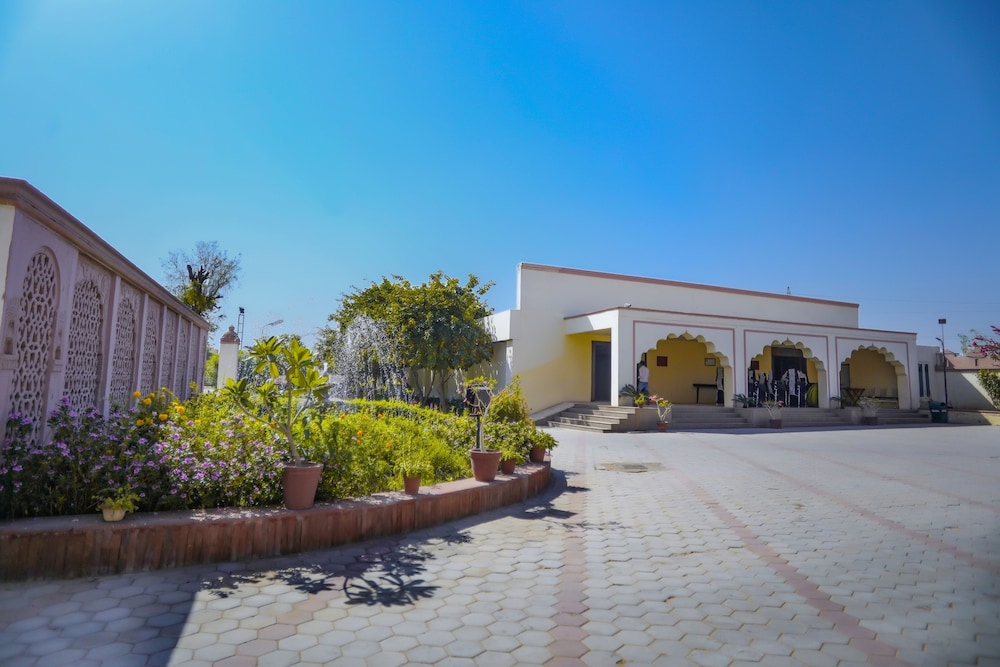 AMARGARH RESORT 56/66