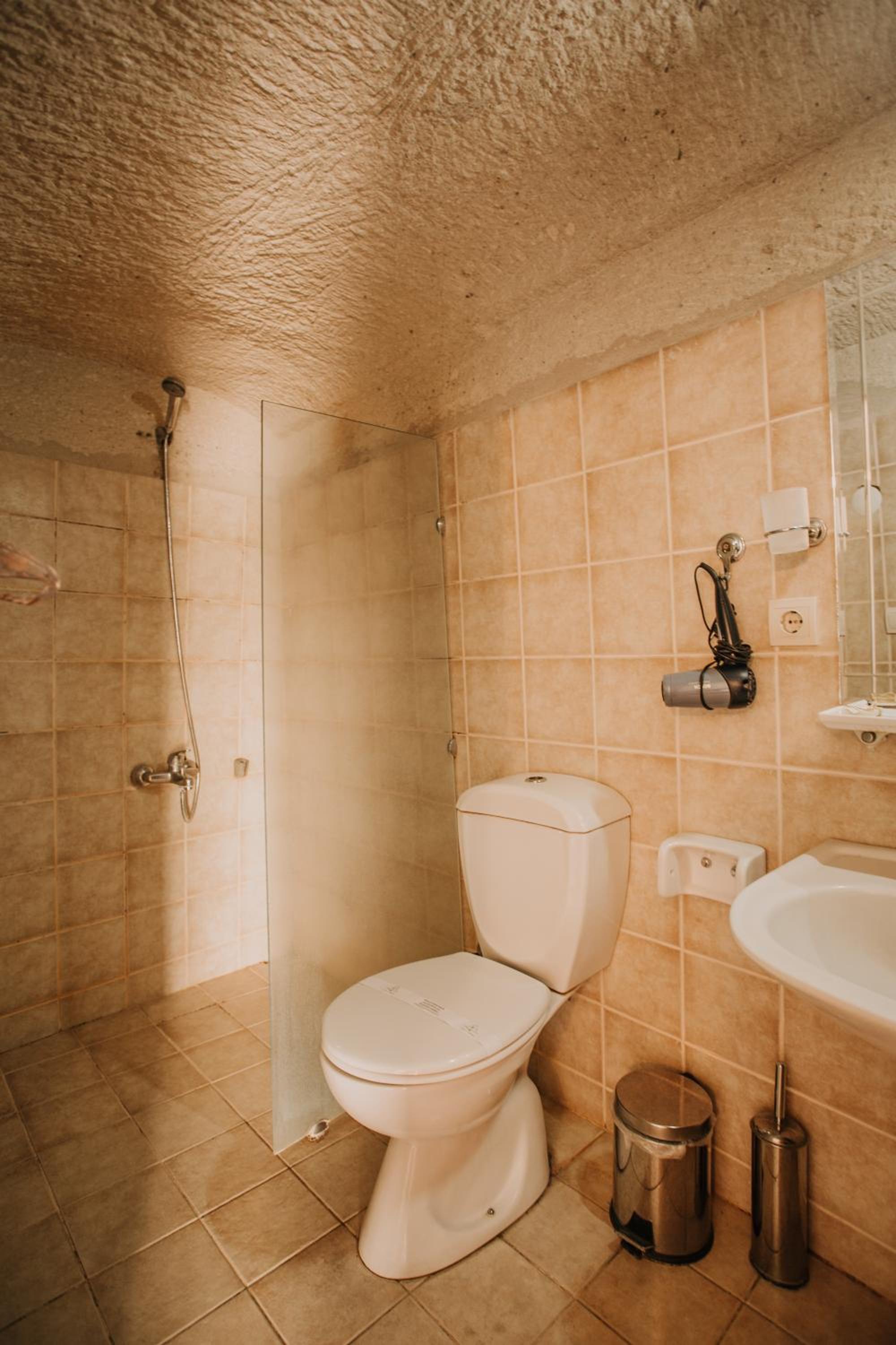 غرفة قياسية بسرير كينج، Village Cave House Hotel 6/6