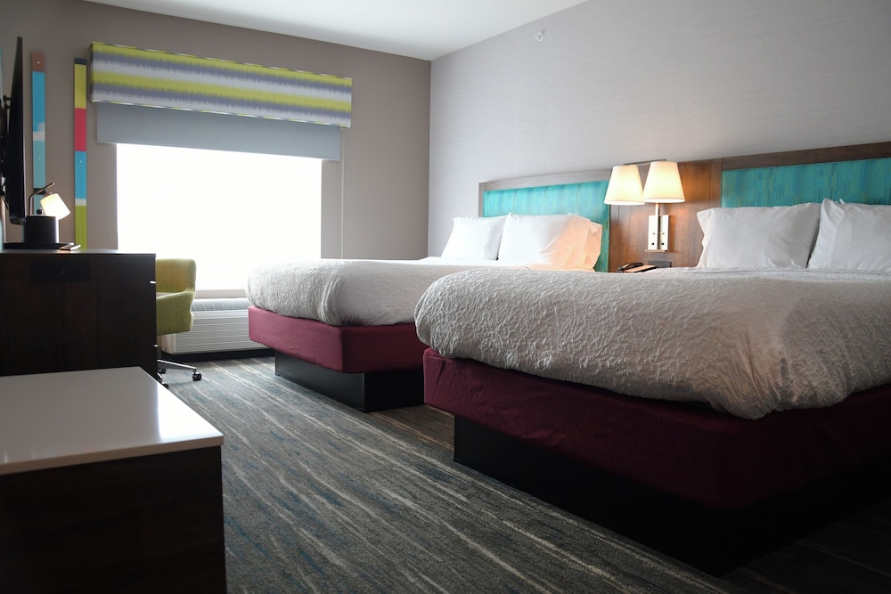 Hampton Inn Glendale Milwaukee, WI 10/42
