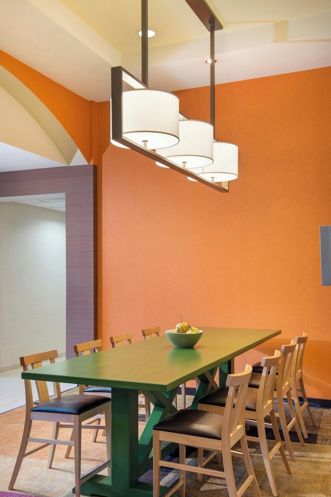 Fairfield Inn Sacramento Cal Expo 36/50
