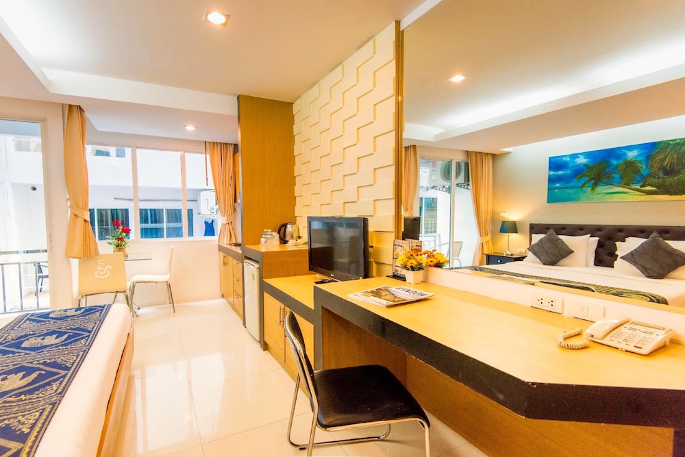 Hallo Patong Hotel 65/66