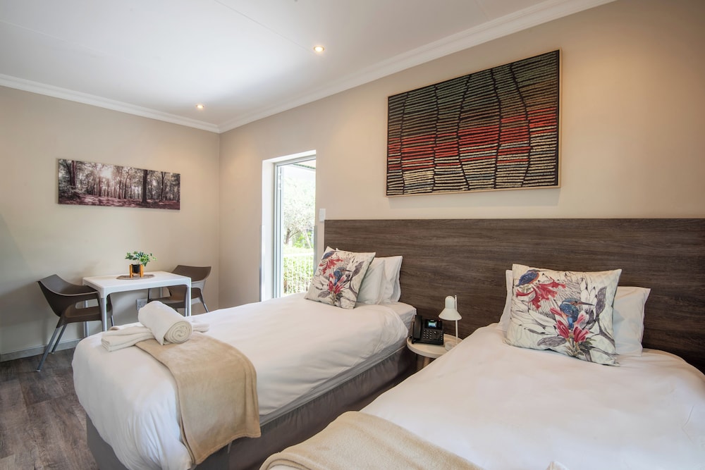Chalet, Twin Beds, Kitchenette, Garden Area