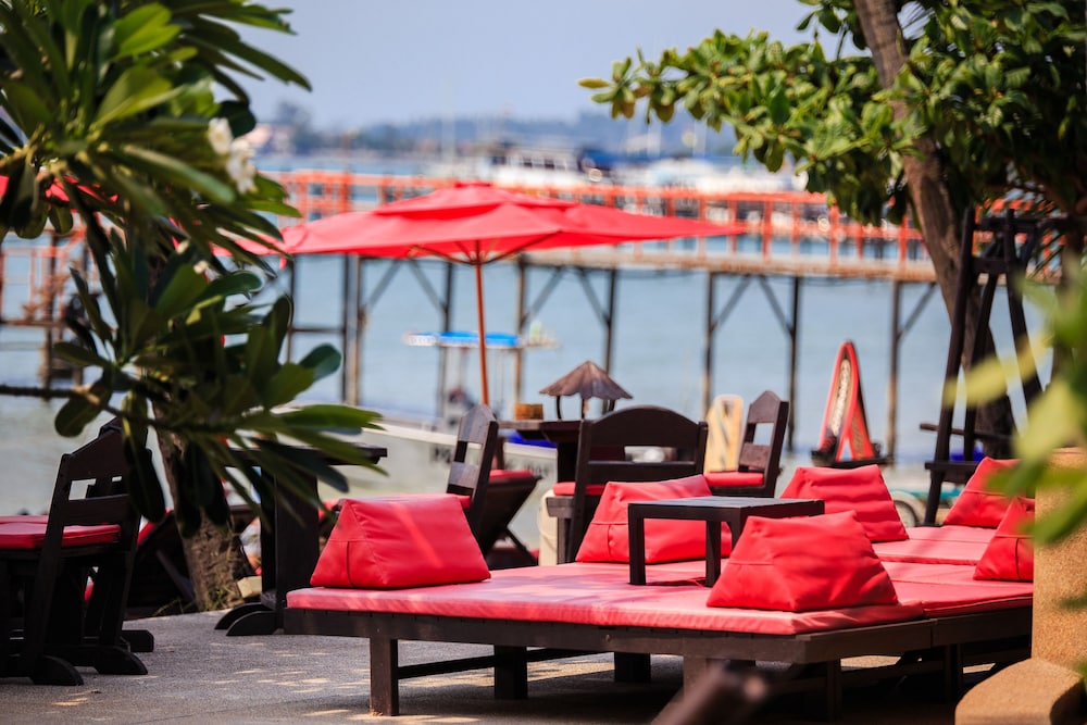 Samui Pier Beach Front Resort 70/80