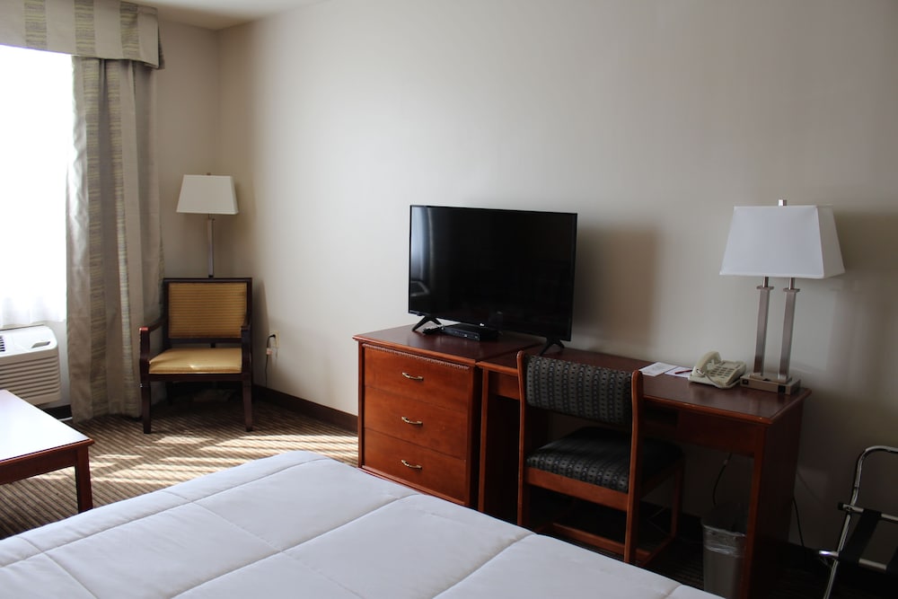 Foxwood Inn and Suites 29/38