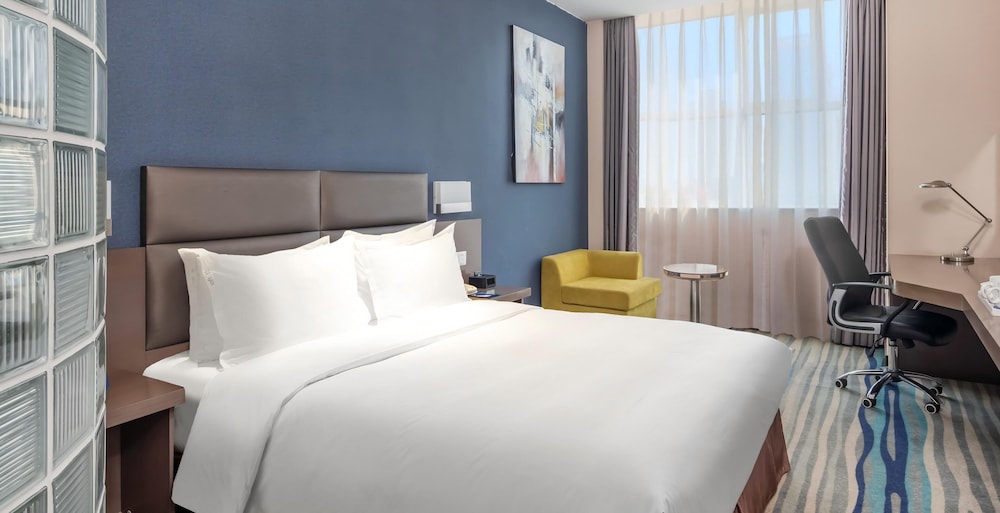 Standard, Queen Bed, Atrium View، Holiday Inn Express SHENYANG NORTH STATION 6/8