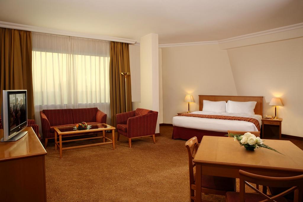 Swiss-Belhotel Sharjah 17/46