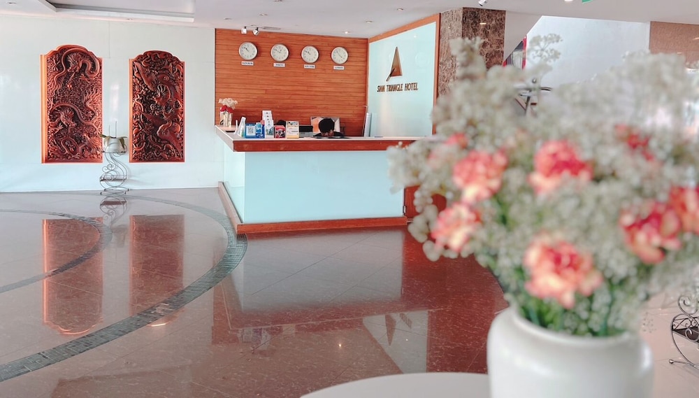 A Hotel Simply 8/50