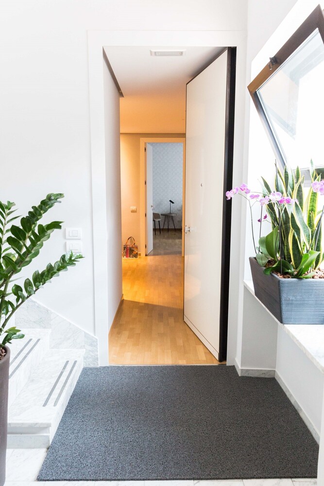 200 Rooms And Terrace 6/54