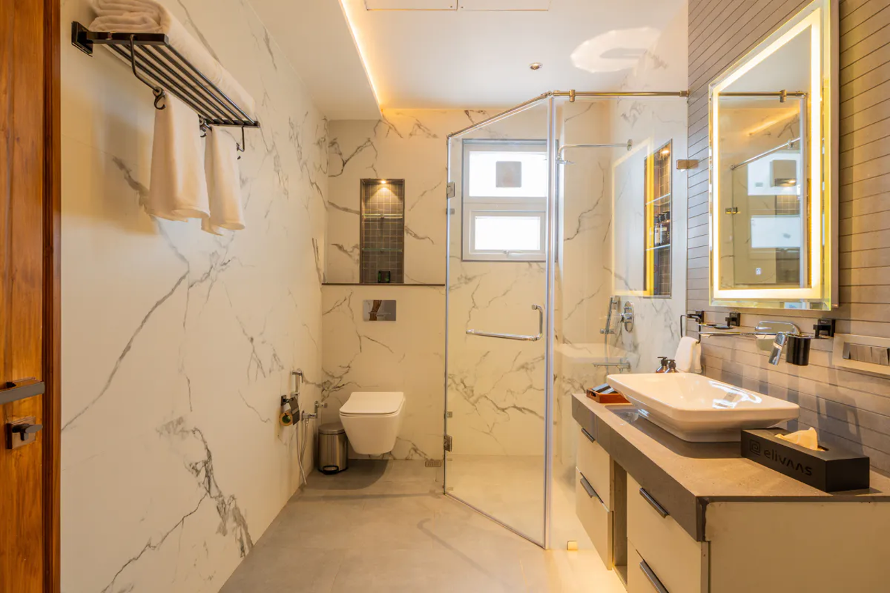ELIVAAS Prive The Royce Orchid Luxe 4 BHK Hilltop Villa With Steam Room, Pvt Pool & 360 Hill Views 39/40
