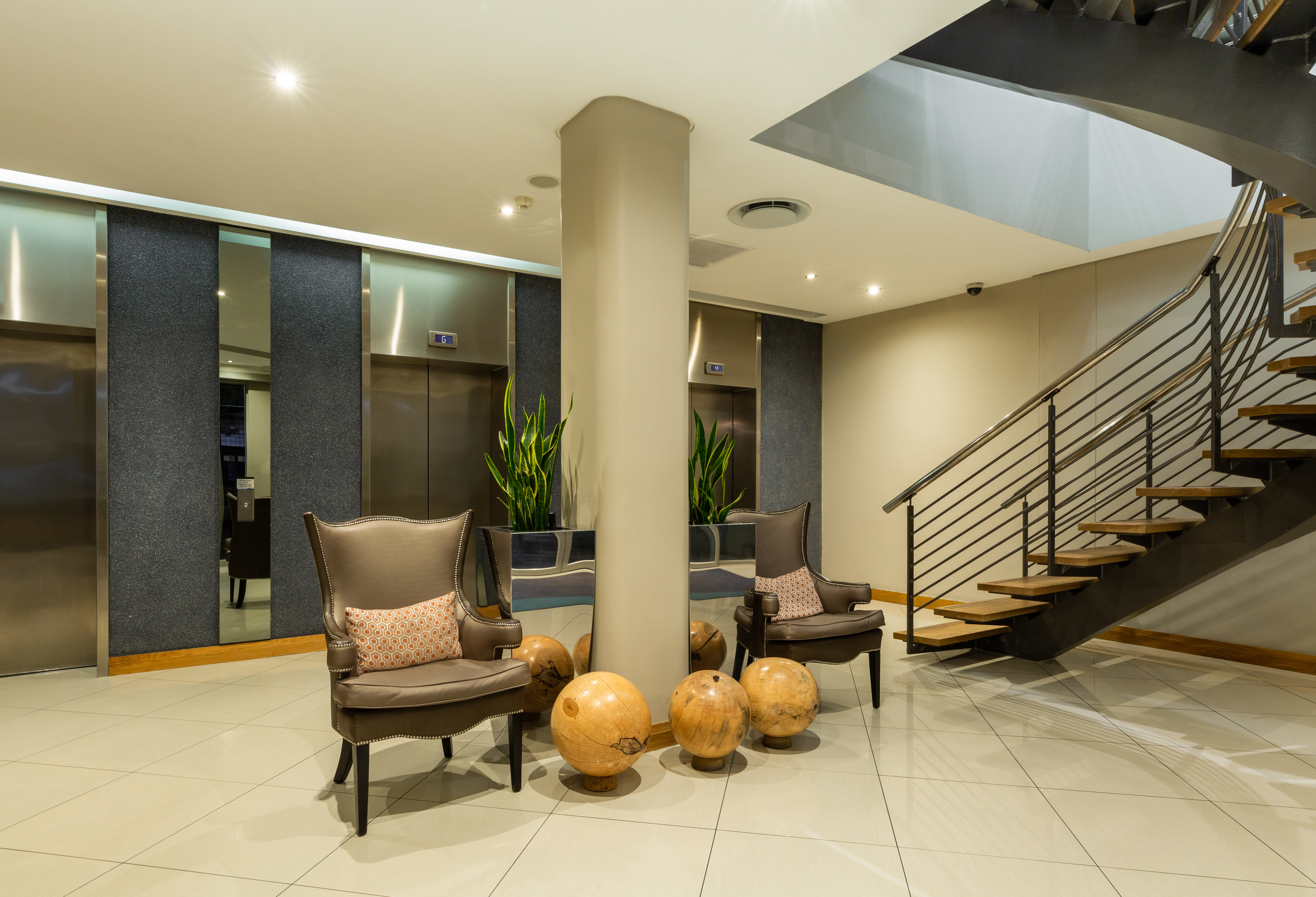 HOLIDAY INN EXPRESS CAPE TOWN CITY CENTRE 27/50