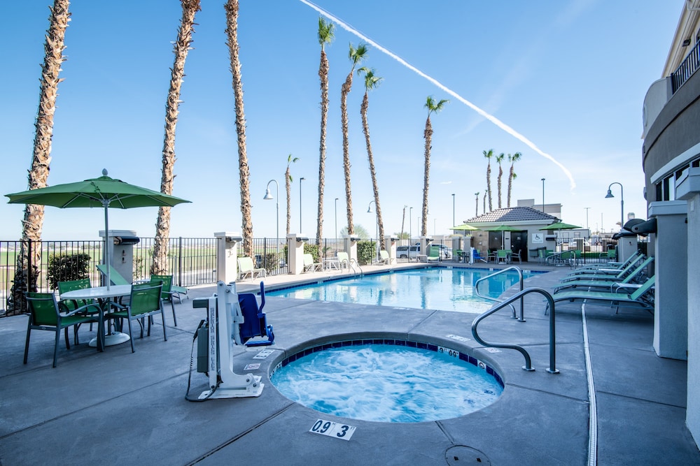 Holiday Inn Express Hotel Suites Yuma 7/79