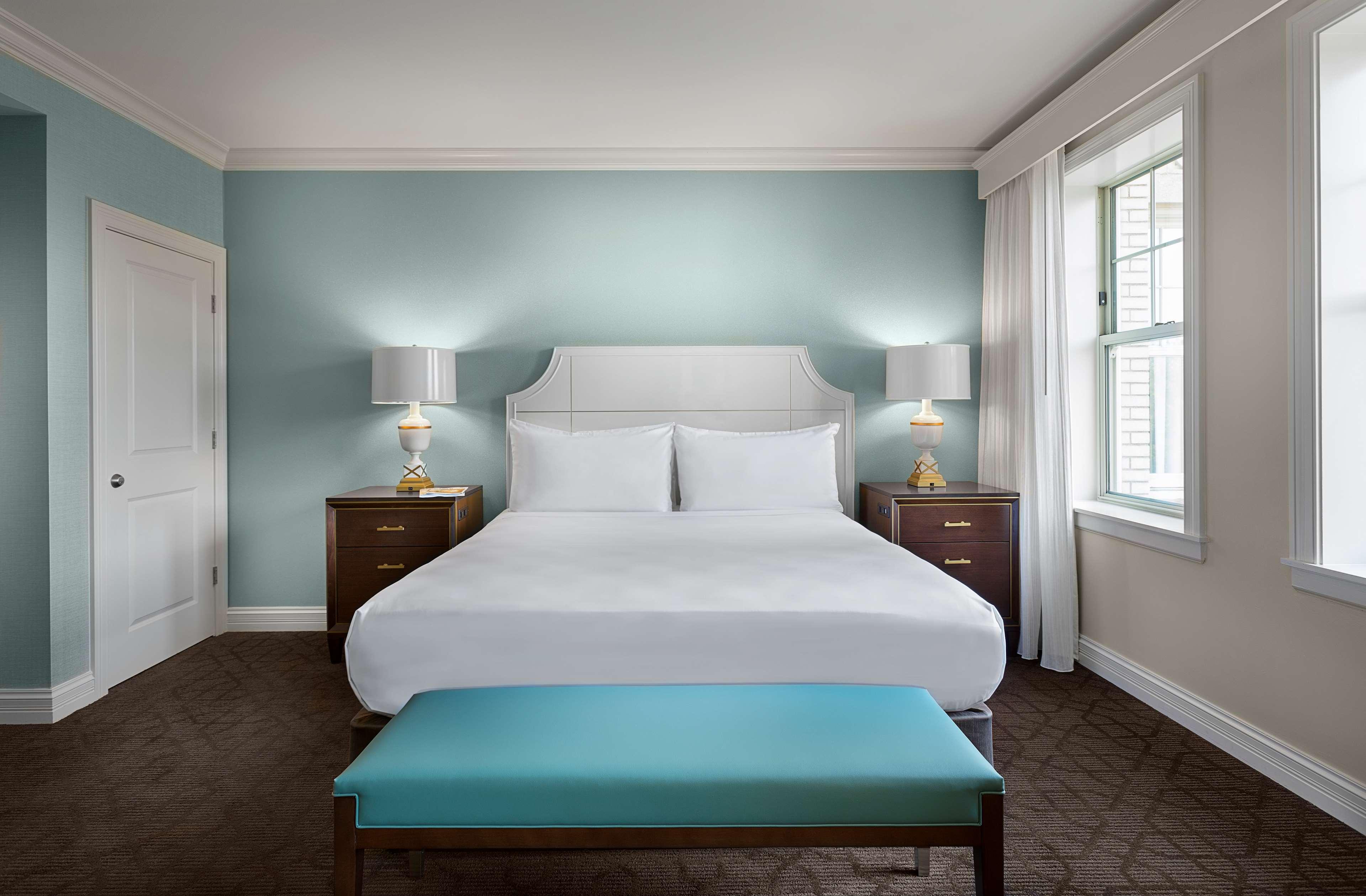 2 BEDROOMS, CHASE, SUITE, KING AND QUEEN BED