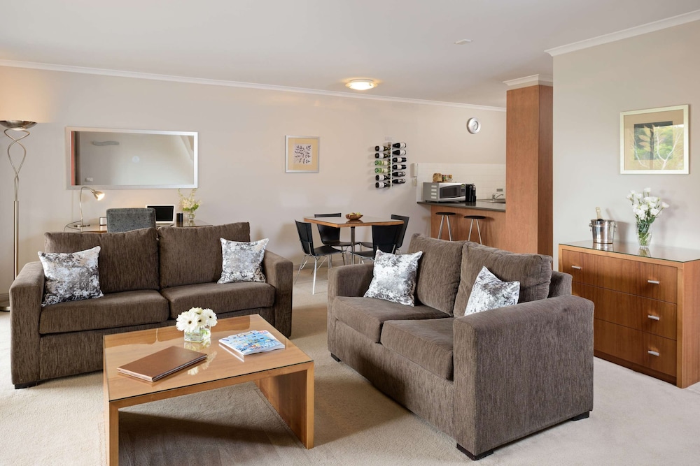 Ringwood Royale Apartments 12/19