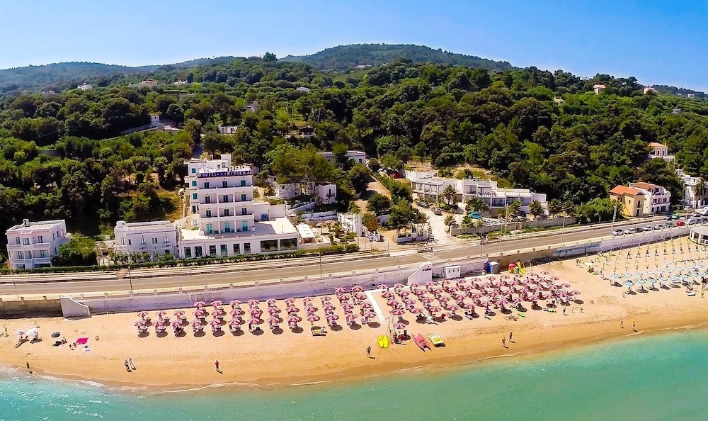 Riviera Hotel Residence 8/45