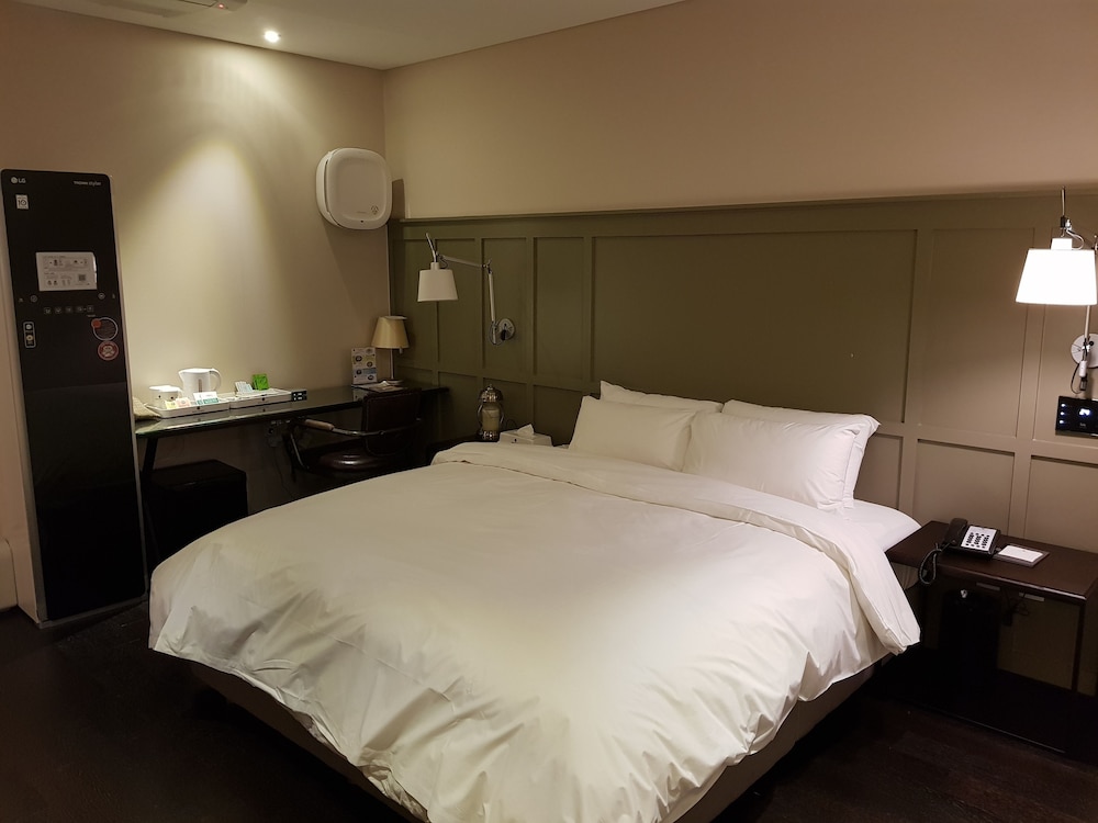 Hotel Stendhal 28/72