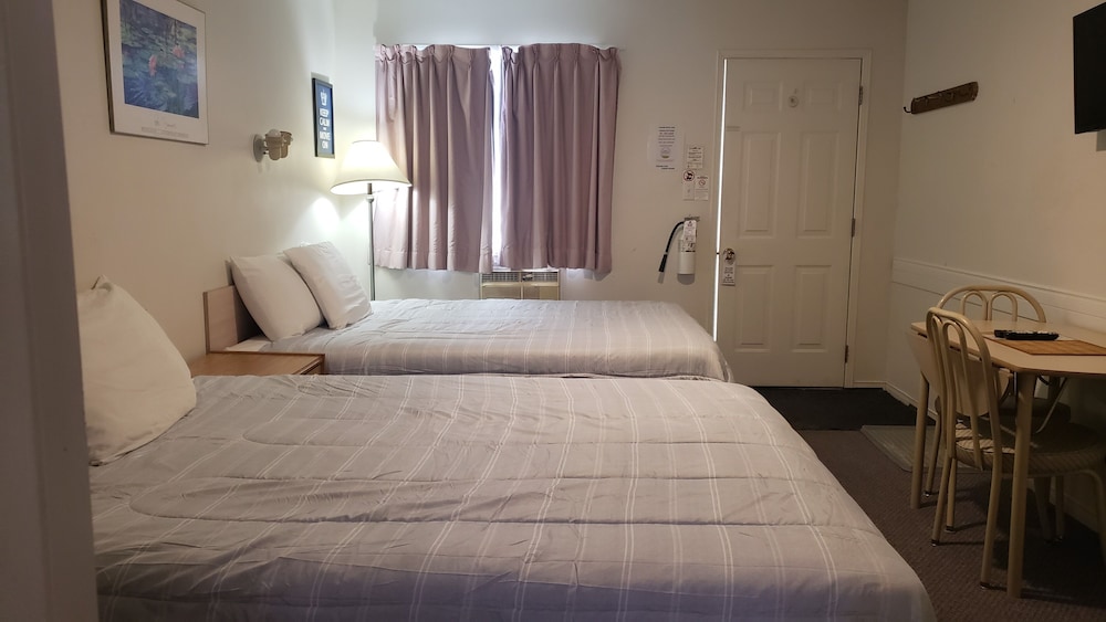 Oakwood Motel 9/56
