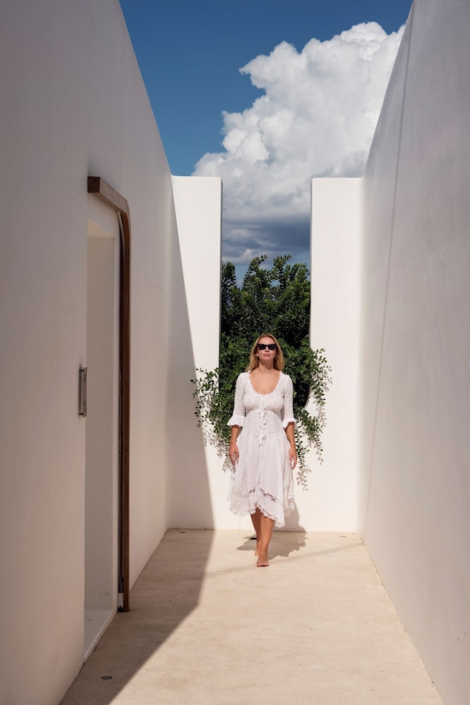 Mykonos Earth Suites 8/70