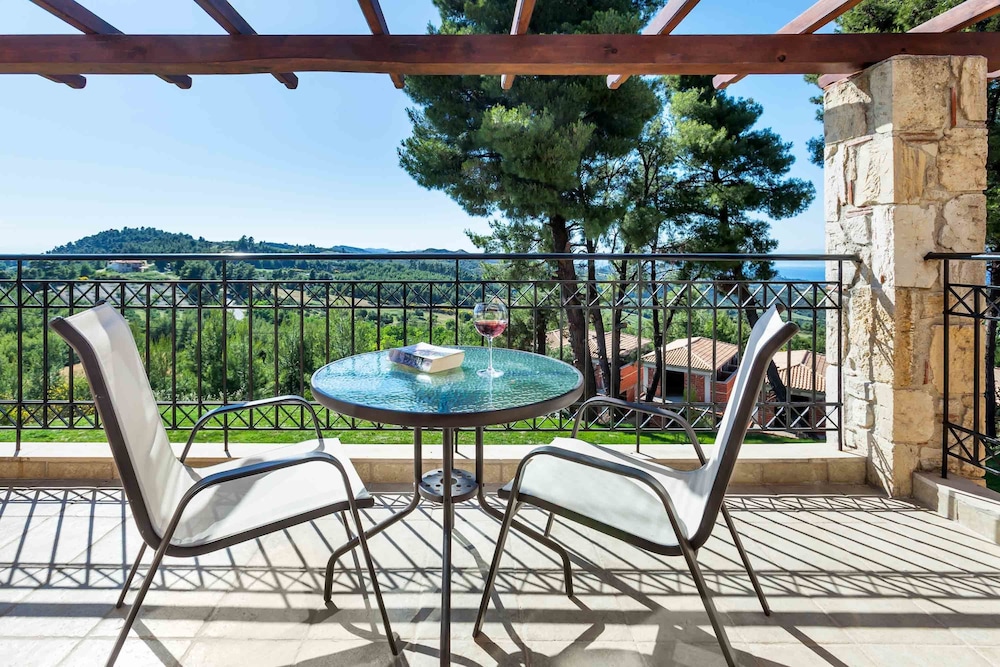Akritas Ef Zin Villas & Suites 46/50
