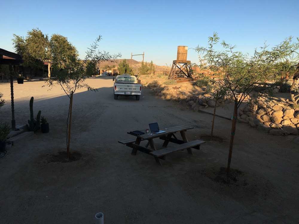 Pioneertown Motel 45/53