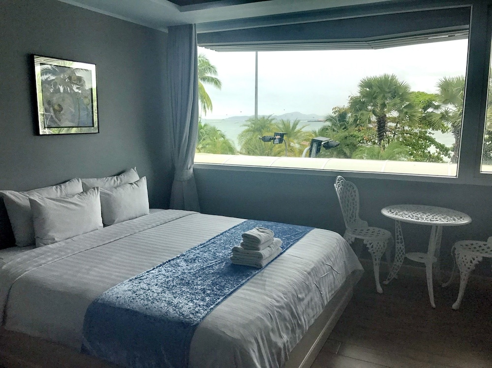 The Beach Front Resort Pattaya 15/87