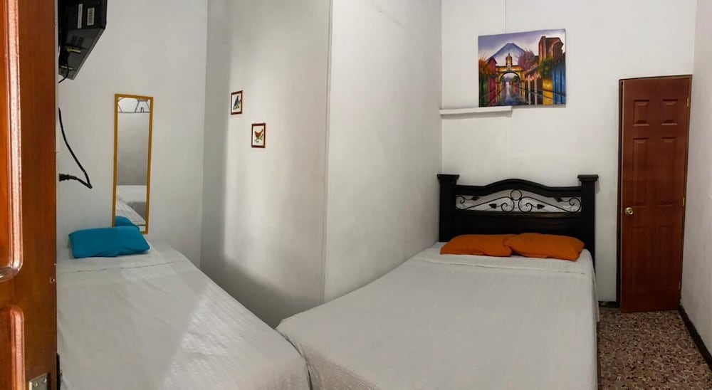 Feathers Hotel And Lounge - Hostel 图片4