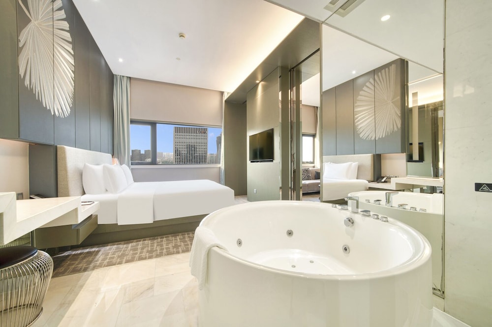 Hangzhou Tower Hotel 49/50