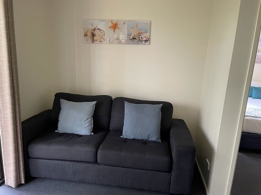 Noosa Lakes Resort 25/50