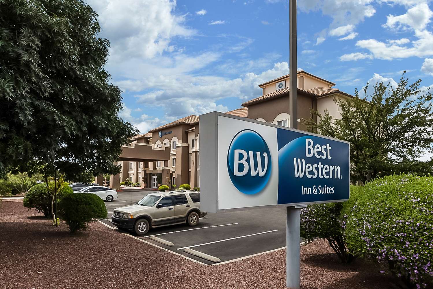 Best Western Douglas Inn & Suites 14/16