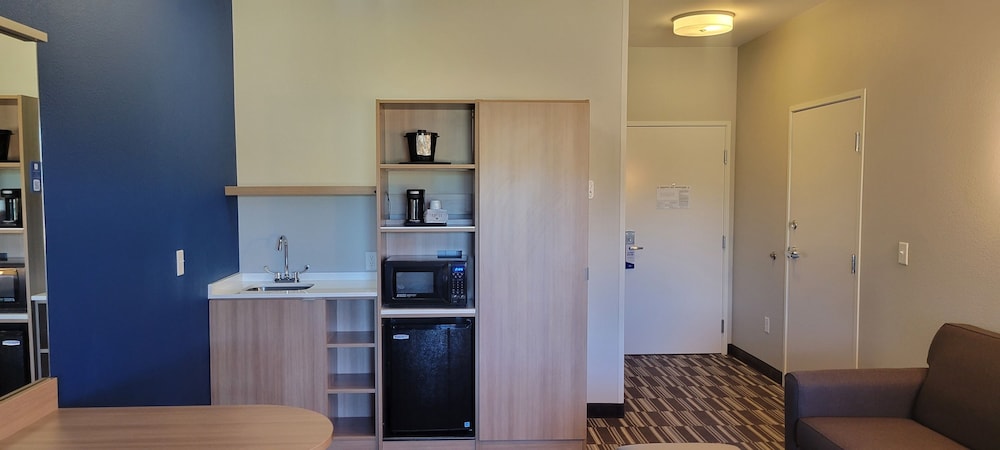Microtel Inn and Suites By Wyndham Fountain North 34/44